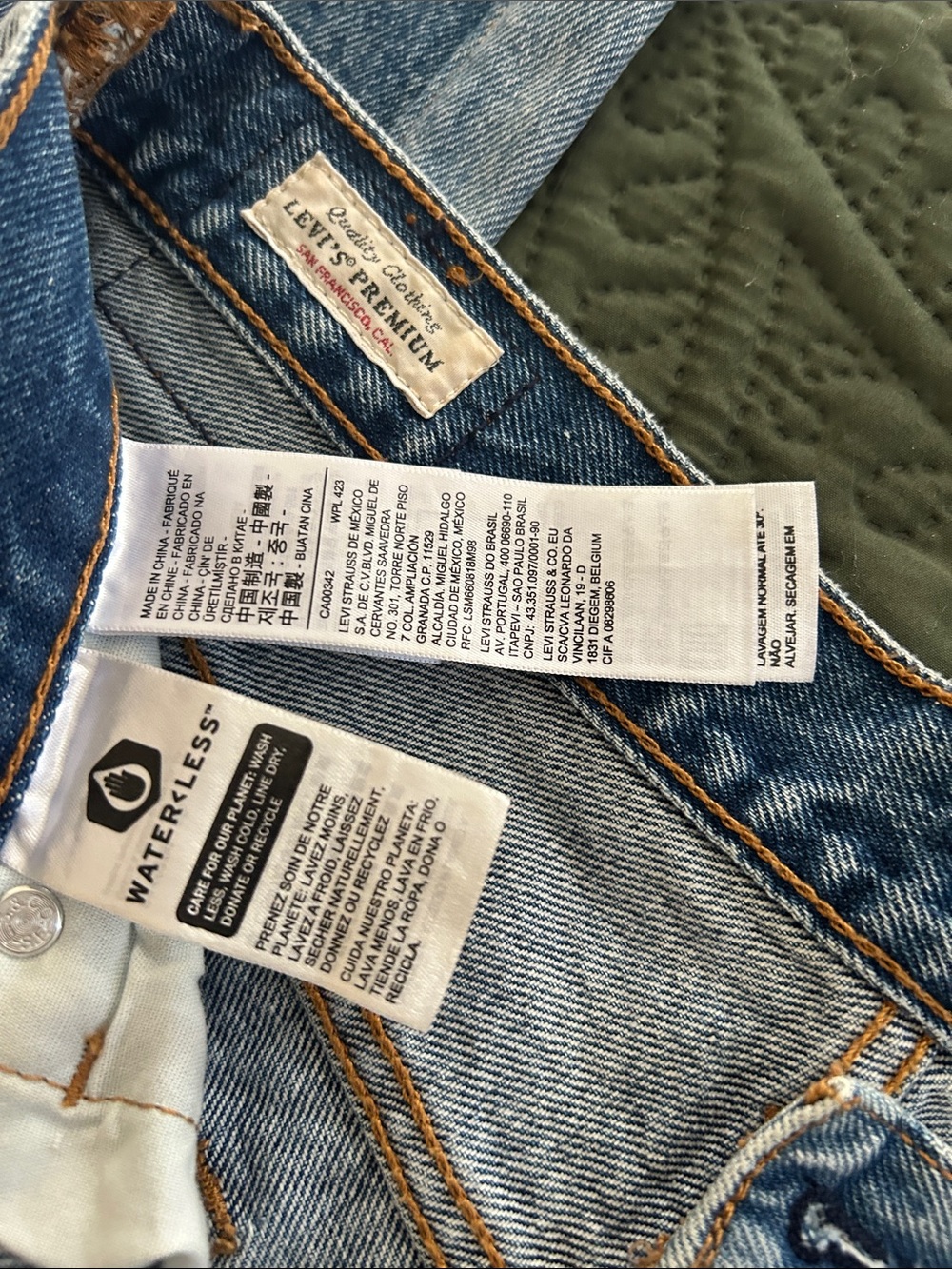 Levi's Two-Tone Blue Wide-Leg Jeans with Frayed Hem - Picture 5 of 8
